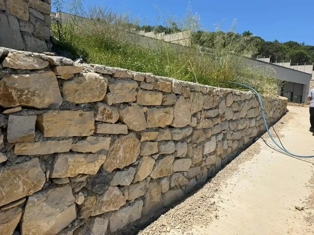 taş duvar yapımı